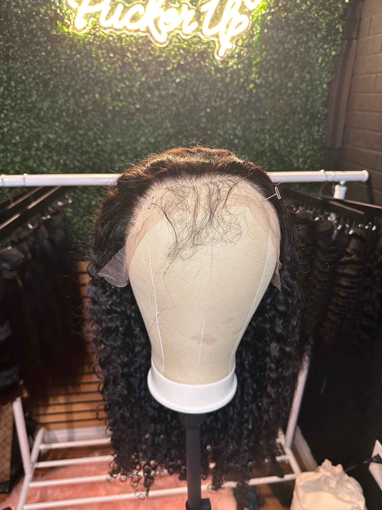 Spanish Curly Hd Lace 28in